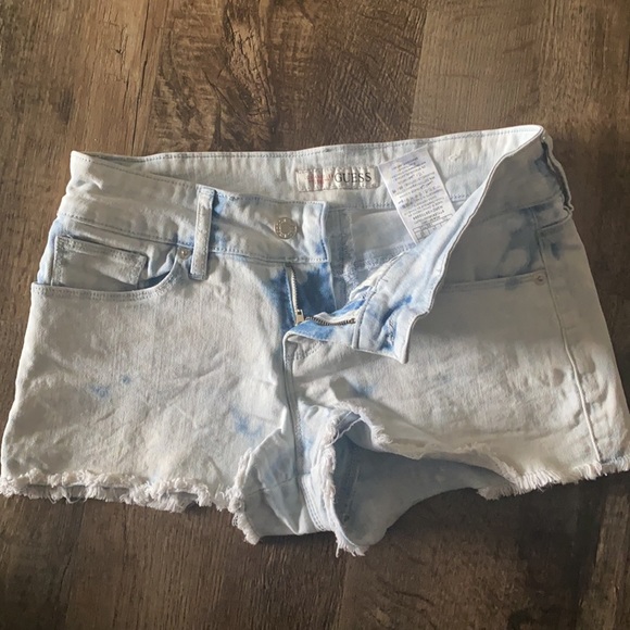 Guess Denim Shorts 🩳 - Picture 5 of 7